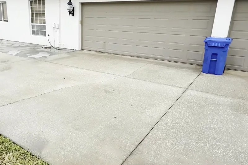 Driveway and concrete pressure washing in Brandon, FL