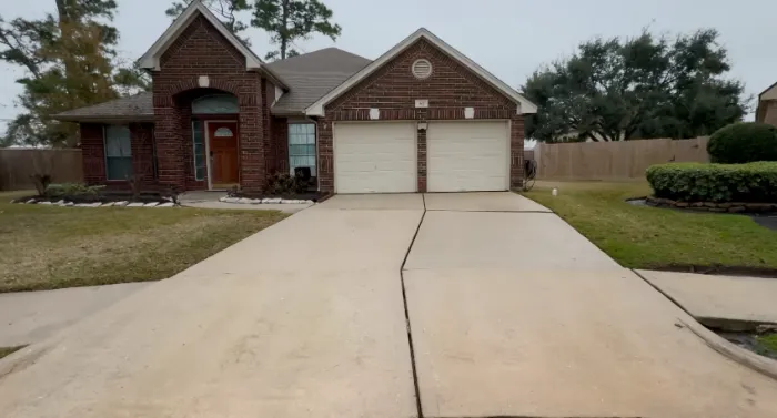Driveway after pressure washing, Brandon FL